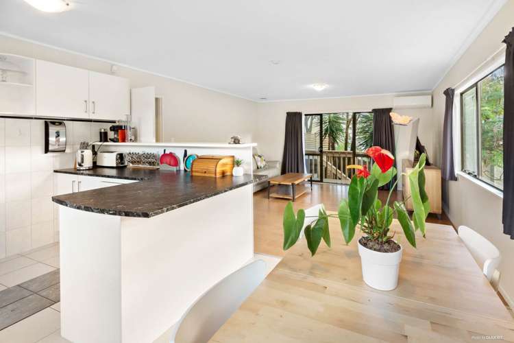 2/65 Eskdale Road Birkdale_6