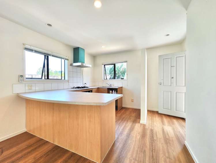 16/36 West Coast Road Glen Eden_3