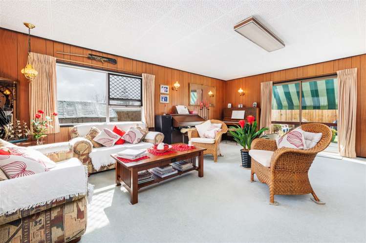 70 Sylvan Crescent Te Atatu South_8