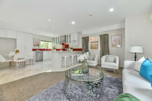 CONTEMPORARY FAMILY LIVING; PRIME CENTRAL LOCATION