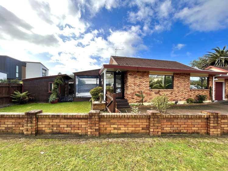 1 Forest Glen Orewa_23
