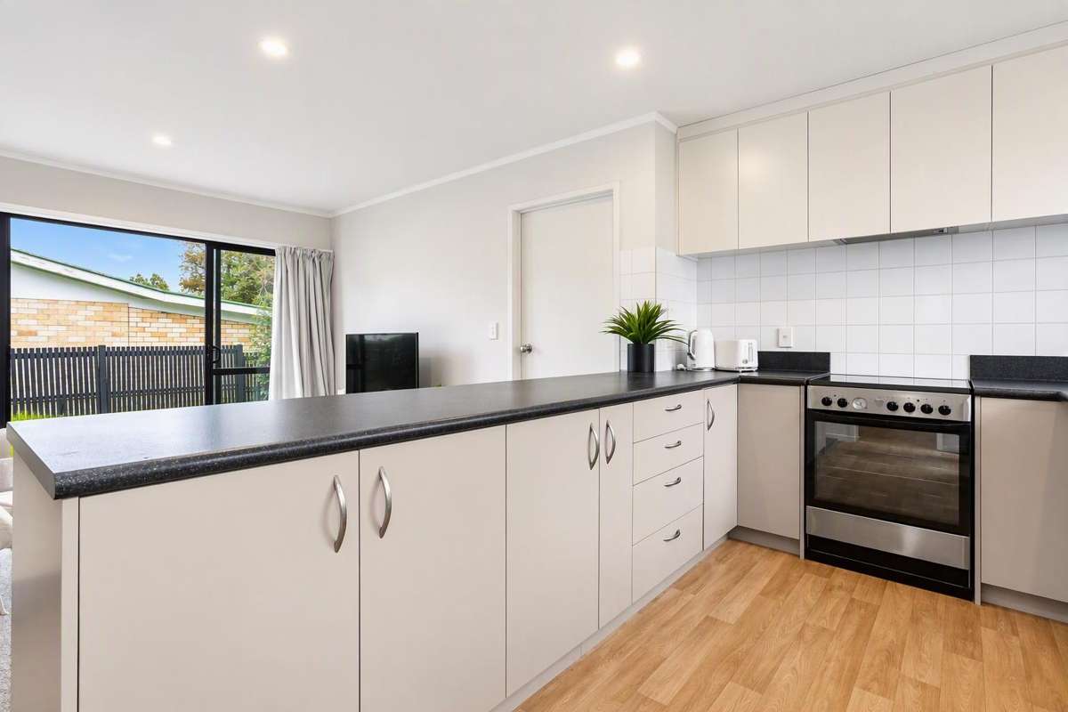 4a Somme Crescent_4