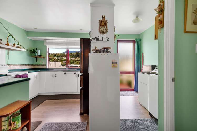 6 Saint Ann Place Toi Toi_8