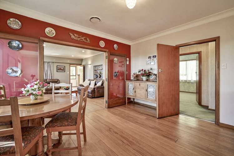 711 Maitland Crescent Mayfair_8