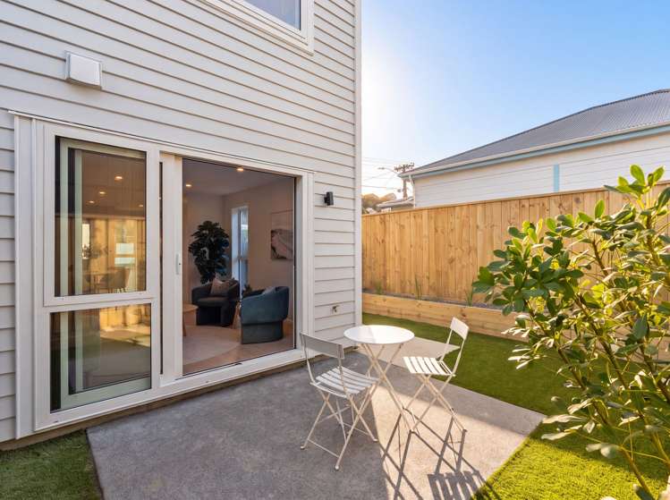 21 Derwent Street (8 x finished homes) Island Bay_4