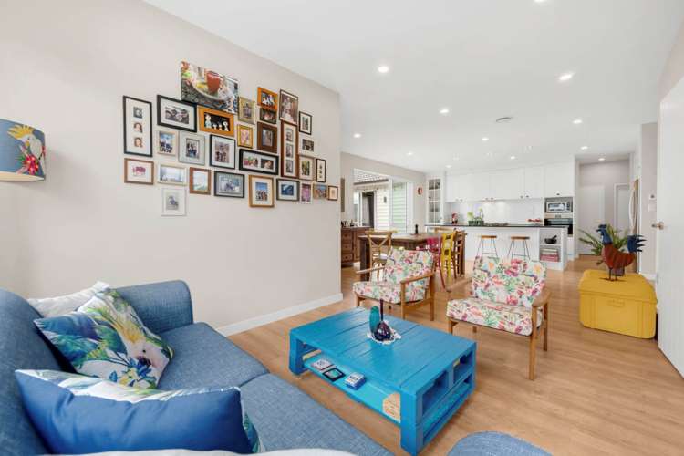 9 Defender Crescent Beachlands_6