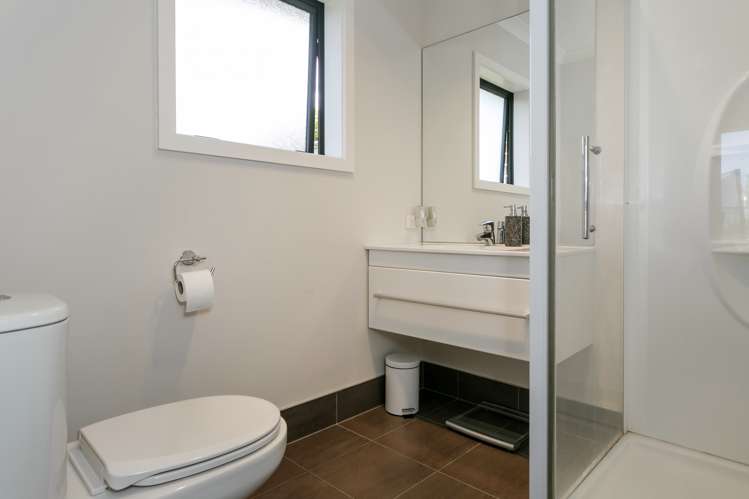 8 Brompton Close Richmond Heights_17