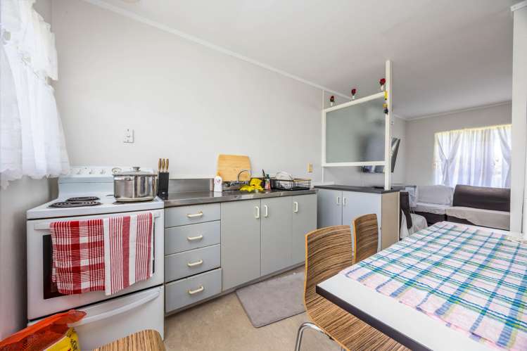 25 Point England Road Point England_5