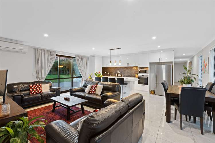 1 Three Oaks Drive Dairy Flat_13