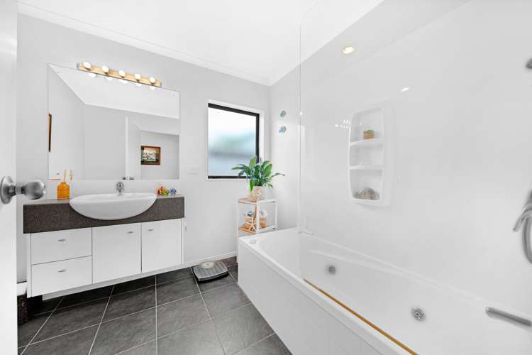 25 Espalier Drive Henderson_13