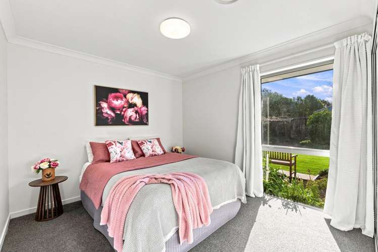 11 Glastonbury Drive Burwood_21