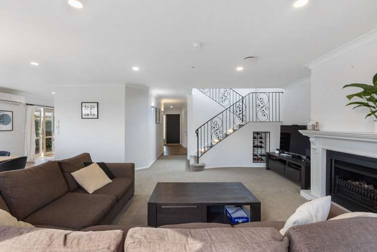 27 Saint Annes Crescent Wattle Downs_28