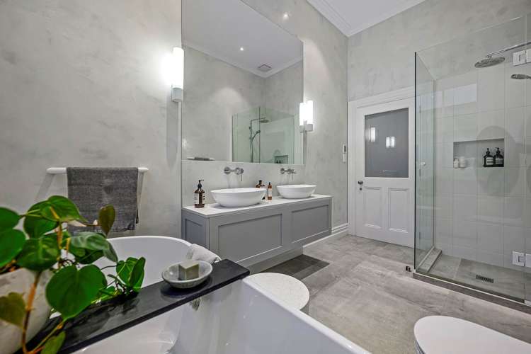 9 Shoal Bay Road Devonport_11