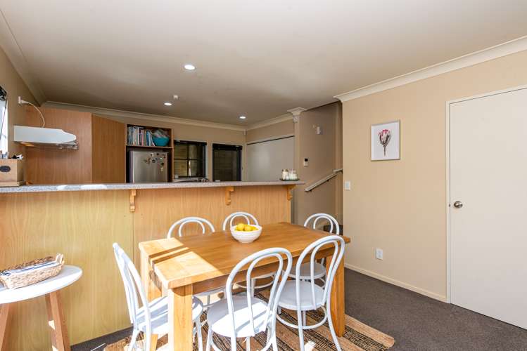 73 Woodhouse Avenue Karori_9