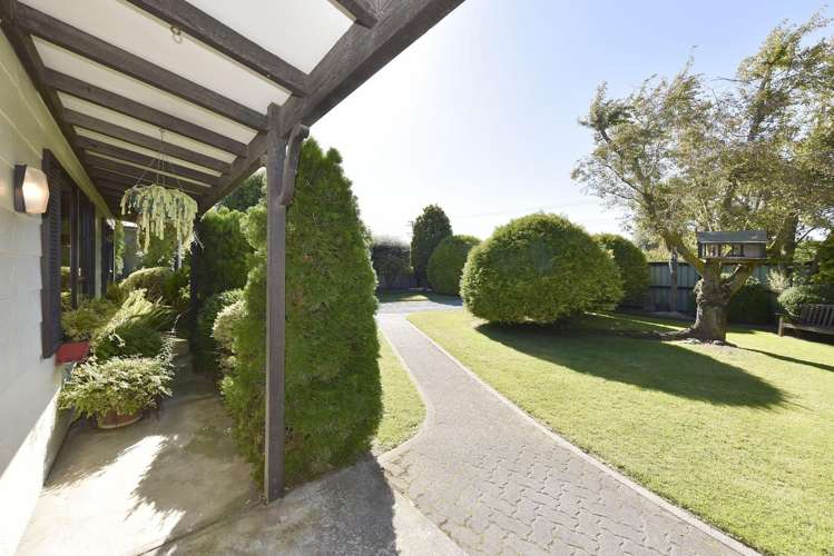 1277 Courtenay Road_2