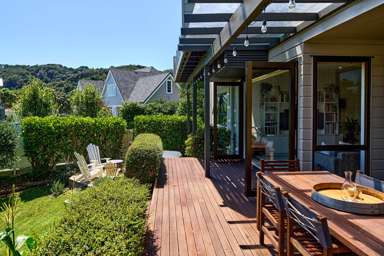 8 Cheviot Road, Lowry Bay_3