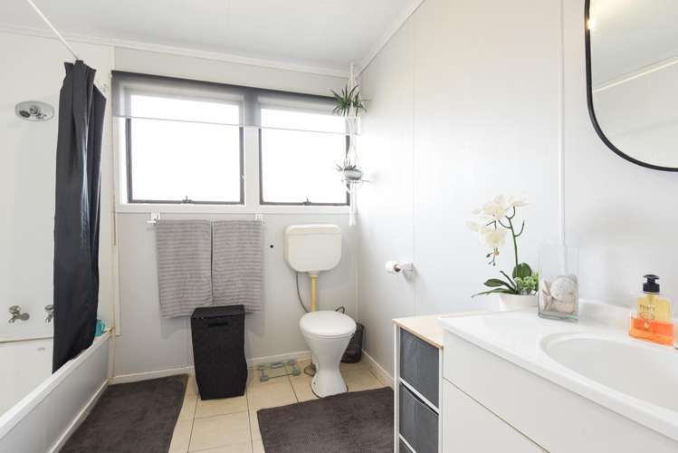 121 Pine Drive Murupara_12