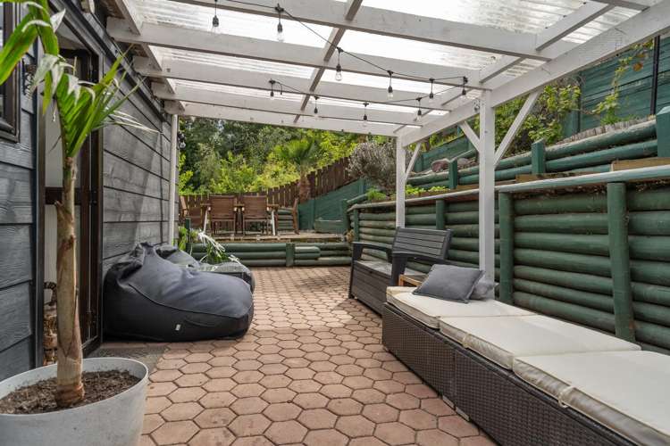 69 Murphy Street Toi Toi_15