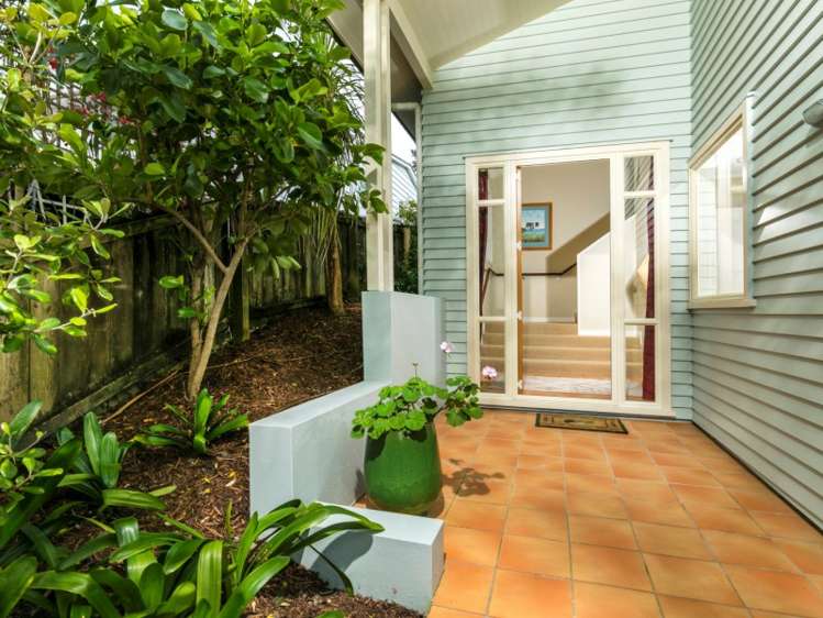 8 Seabreeze Road Narrow Neck_23