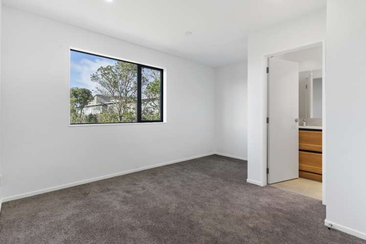 8B Tahinga Street 10887_4