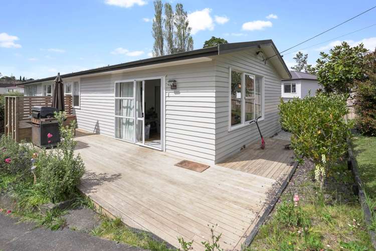 20b Coronation Street Belmont_0