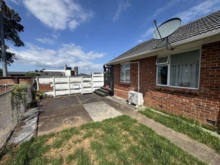 1 287 Richardson Road_0