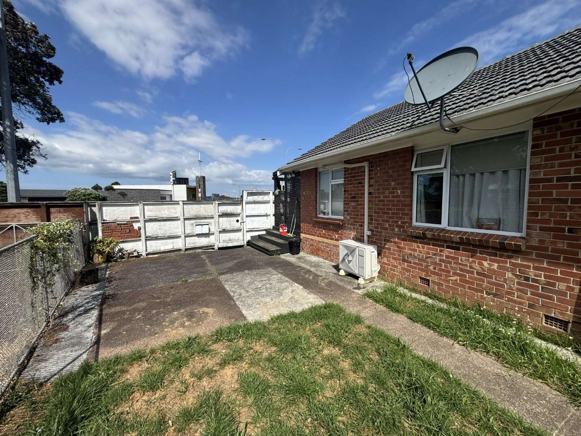 1 287 Richardson Road 1733_0