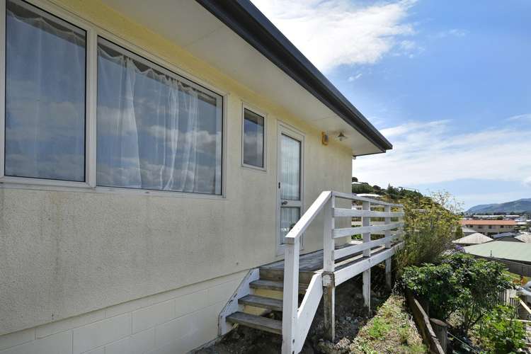 11 Saint Anne Place Toi Toi_9