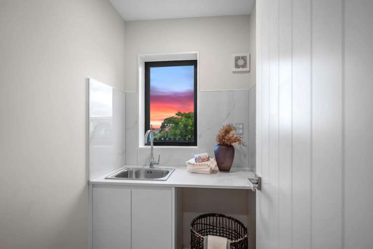 18/929-933 East Coast Road Torbay_7