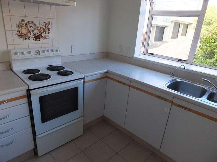 18/20 Thompson Street Mount Cook_8