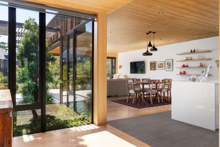 35 Poynder Avenue Merivale_29