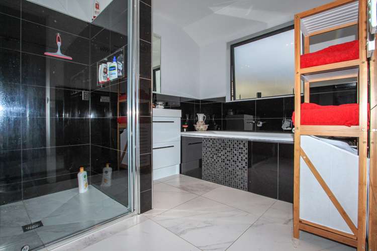 56 Sunrise Drive Seaward Bush_14