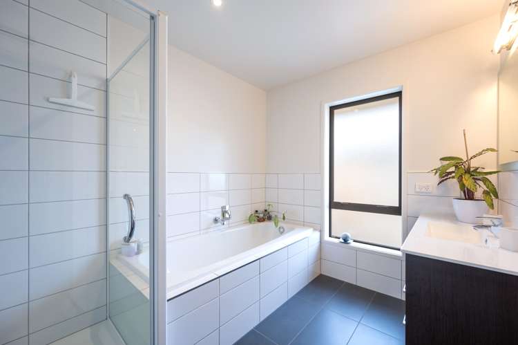 28 Cambelldon Crescent Stoke_17