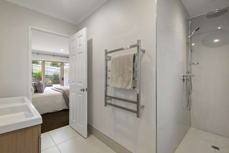 7 Louvain Place Greenhithe_18