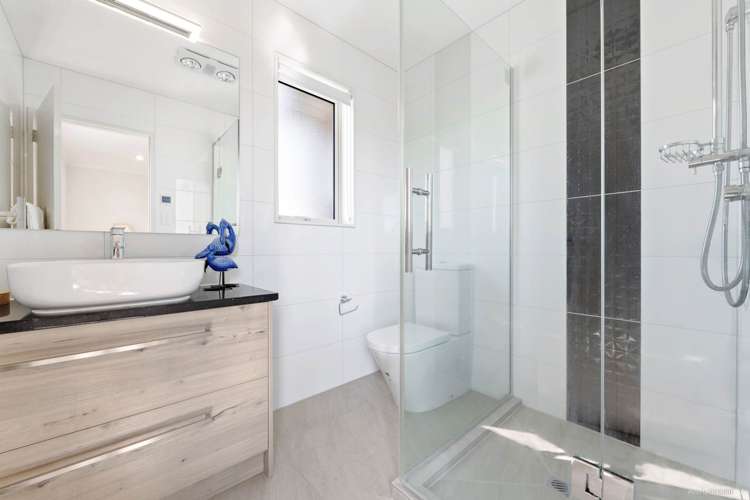 10 Iwinuku Crescent Wattle Downs_14