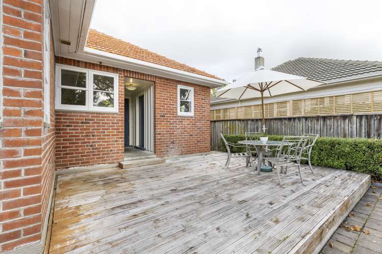 54 Savage Crescent West End_19