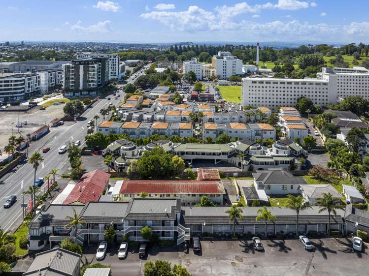 222 Green Lane West Epsom_24