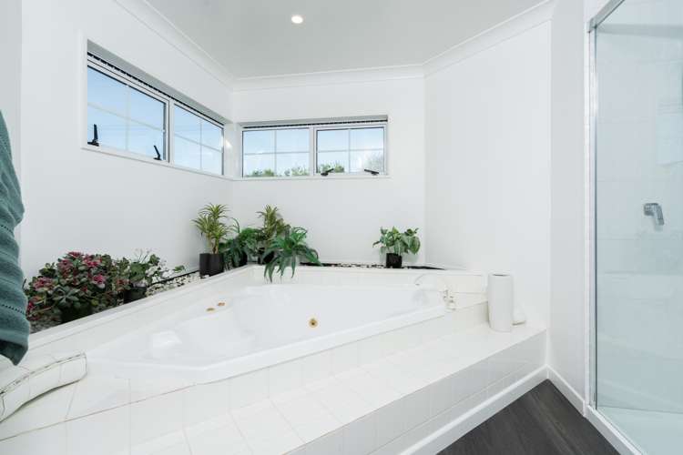 18 Travis Country Drive Burwood_23
