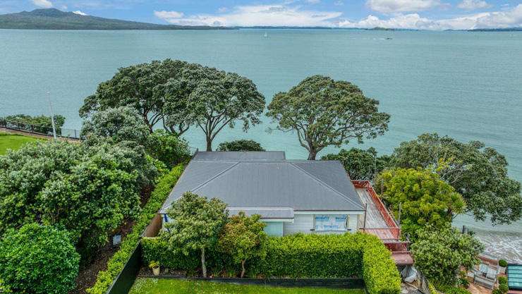 The property on Vauxhall Road, in Devonport, Auckland, sits next to some of the most valuable pieces of real estate on Auckland's North Shore. Photo / Supplied