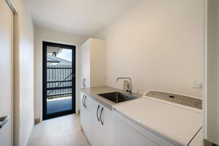 26 Selfe Crescent Burwood_16