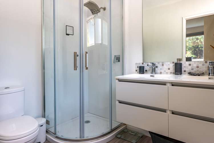 35 Calais Terrace Ostend_15