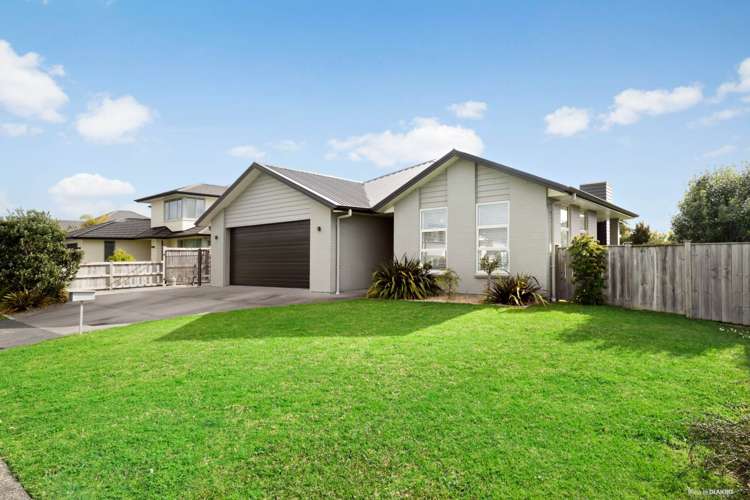 14 Defender Crescent Beachlands_0