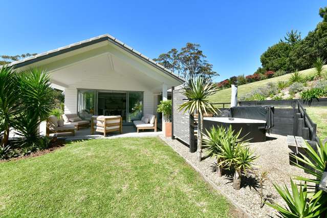 3b Hobbs Road Matakatia_2