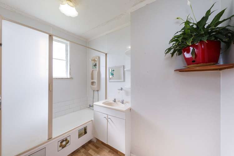 17 Cavendish Crescent Awapuni_8