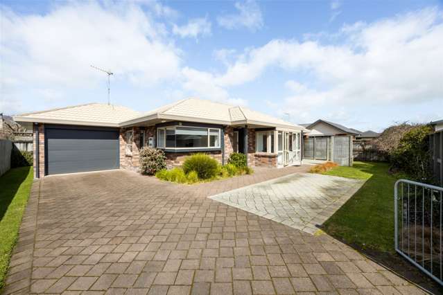 Beautifully Presented, Brilliantly Located!