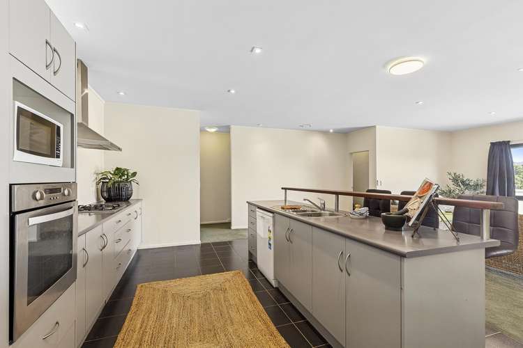 6 Mitika Way Strathmore Park_4