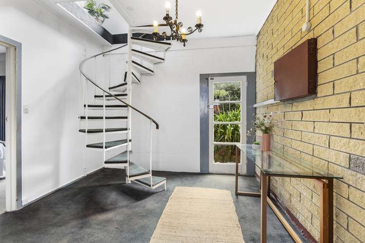 21 Akaroa Drive Maupuia_11