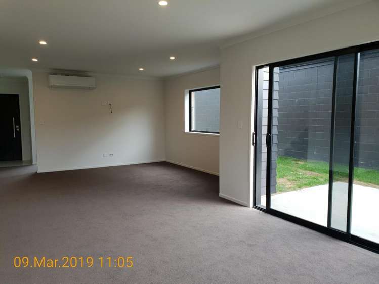 54 Featherstone Drive 2743_5