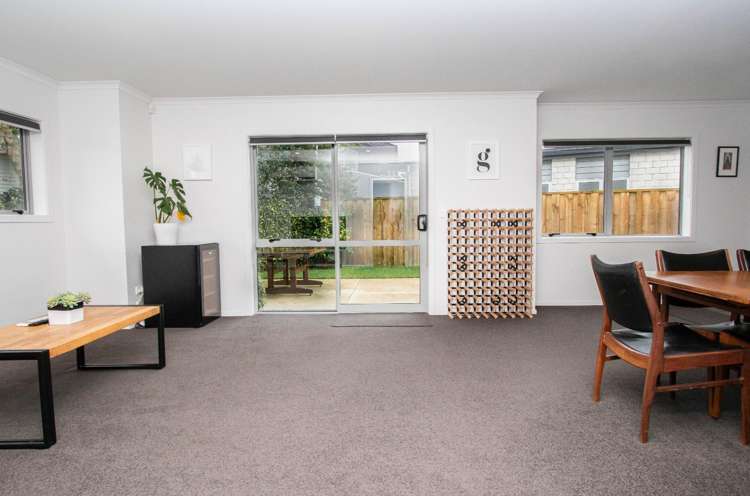 1313A Victoria Street 3283_2