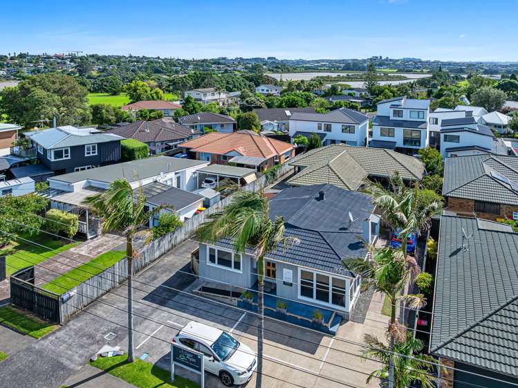 28 Centreway Road Orewa_15